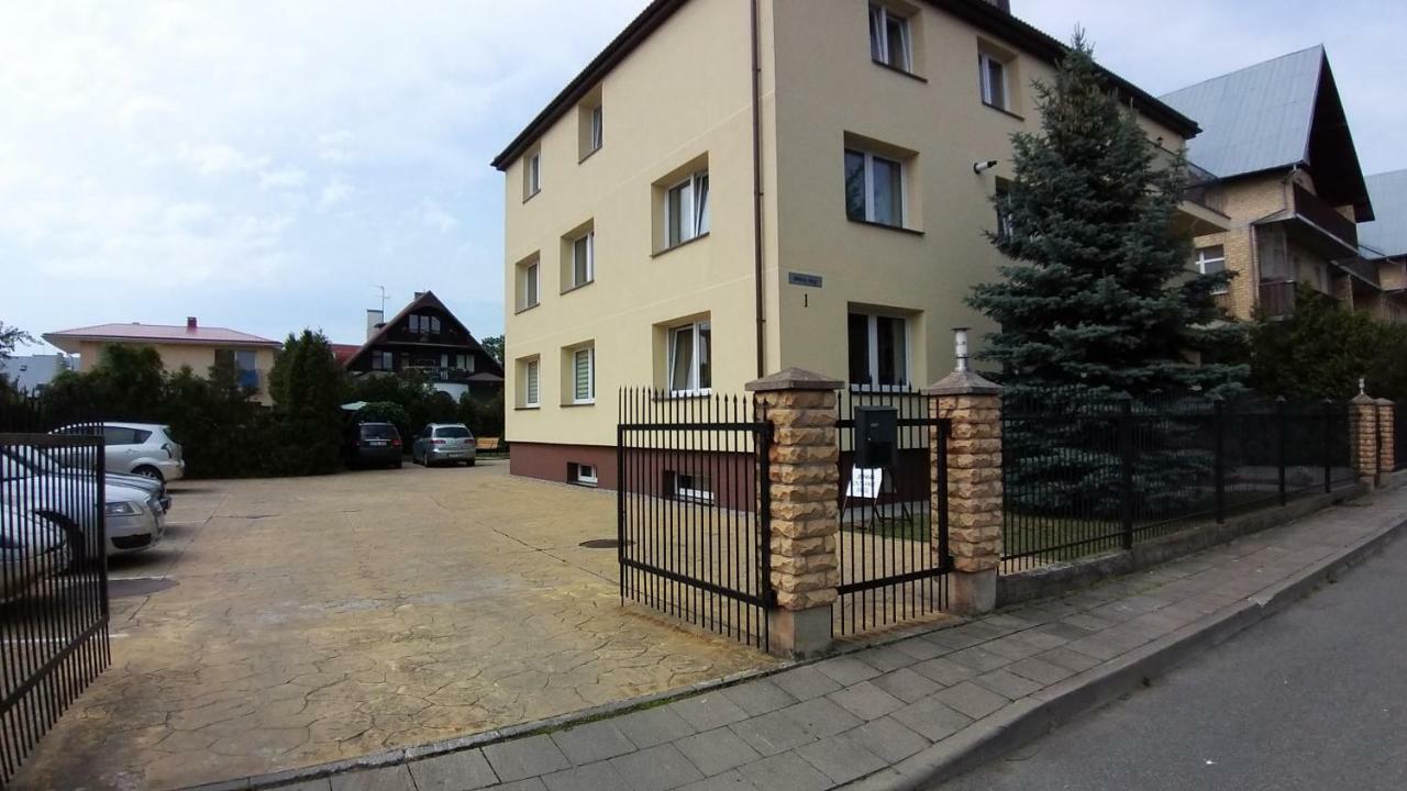 Hotel Poilsis Palangoje Pas Daiva à Palanga Extérieur photo