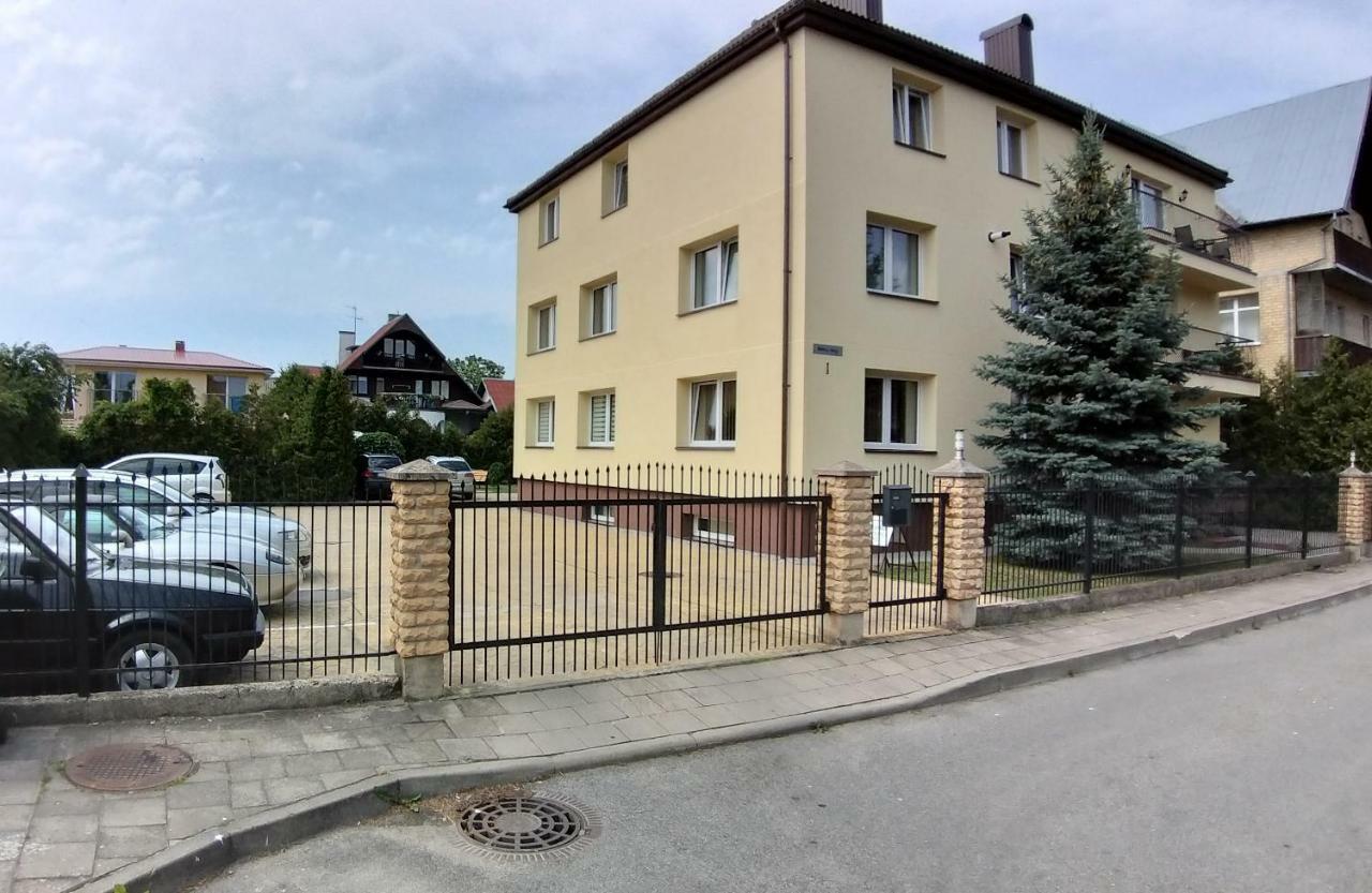 Hotel Poilsis Palangoje Pas Daiva à Palanga Extérieur photo
